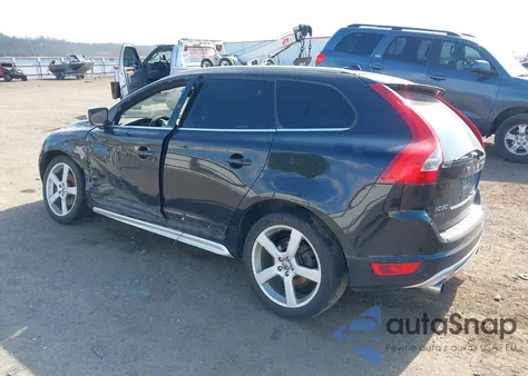 2011 Volvo Xc60 T6/T6 R-Design z USA, uszkodzony, nr VIN YV4902DZ1B2196479